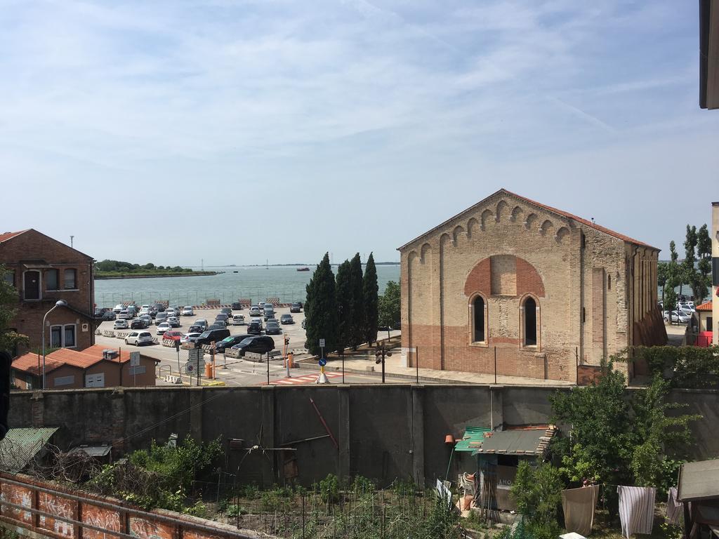 Ca' Santa Marta Apartment Венеция Экстерьер фото